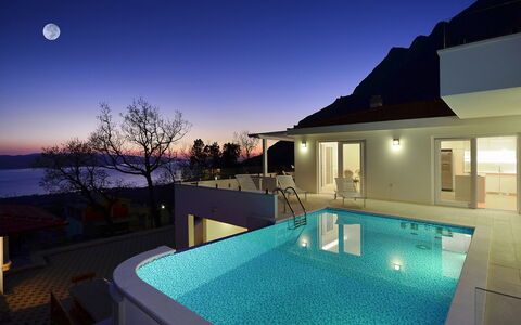 Prestige: Himmel, Gebäude, Wasser, Schwimmbad, Pflanze, Fenster, Licht, Azurblau, Interior Design