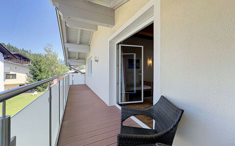 Linnehan: Decke, Interior Design, Fussboden, Flooring, Geländer, Balkon, Holzboden, Hartholz, Holzbeize, Stuhl