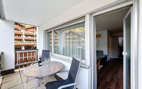 Viktoria a: Holz, Wohnung, Interior Design, Fussboden, Decke, Eigentumswohnung, Zimmer, Glas, Balkon, Hartholz