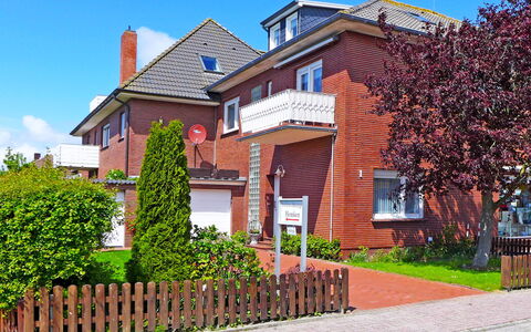 Norddeich 805: Pflanze, Himmel, Gebäude, Eigentum, Fenster, Haus, Baum, Hütte, Backstein, Nachbarschaft