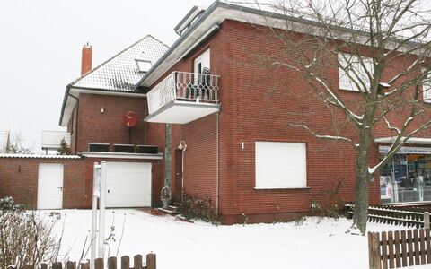 Norddeich 805: Zuhause, Haus, Eigentum, Wohngebiet, Schnee, Winter, Gebäude, Abstellgleis, Grundeigentum, Die Architektur