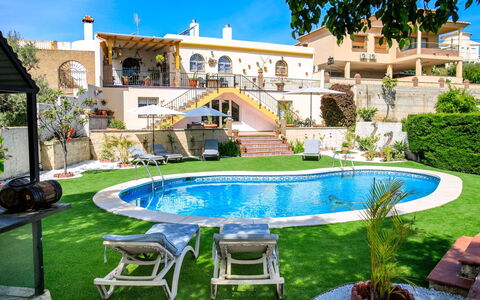Paraje Los Cabreras: Schwimmbad, Resort, Hazienda, Gartenmöbel, Estate, Freizeit, Villa, Garten, Hof, Terrasse