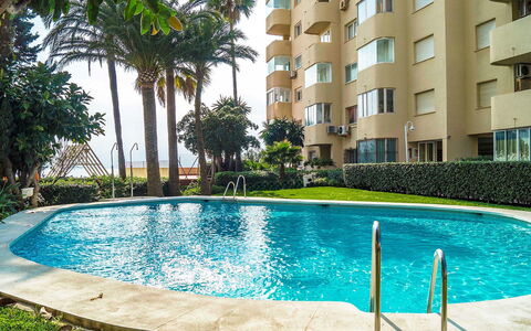 Puerto Paraíso: Schwimmbad, Eigentum, Gebäude, Grundeigentum, Eigentumswohnung, Freizeit, Wohnung, Resort, Wasser, Haus