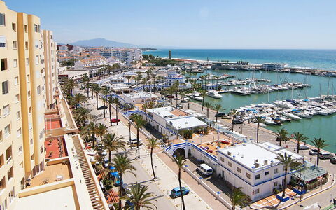 Puerto Paraíso: Himmel, Wasser, Gebäude, Fenster, Azurblau, Urban Design, Landschaft, Haus, Eigentumswohnung