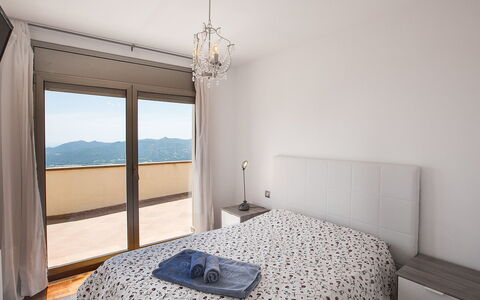 Amalia: Möbel, Eigentum, Gebäude, Komfort, Azurblau, Schatten, Holz, Interior Design, Die Architektur