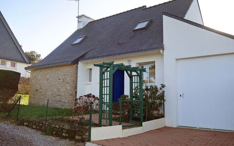 Kerdual: Pflanze, Himmel, Gebäude, Fenster, Haus, Grundstueck, Die Architektur, Tür, Hütte, Landschaft