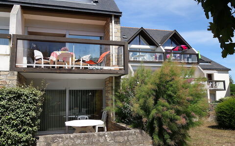 Carnac 180: Pflanze, Gebäude, Fenster, Himmel, Haus, Abstellgleis, Hütte, Wohngebiet, Wolke, Grundeigentum