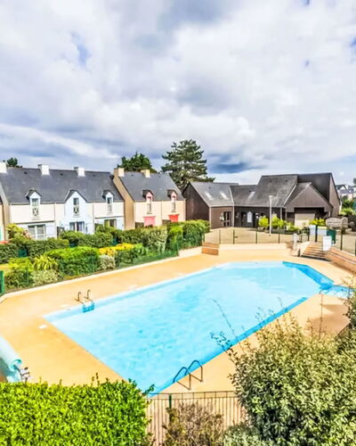 Saint Malo 651: Landscaping, Estate, Eco Hotel, Schwimmbad, Auffahrt, Garten, Resort, Villa, Parkplatz, Hazienda