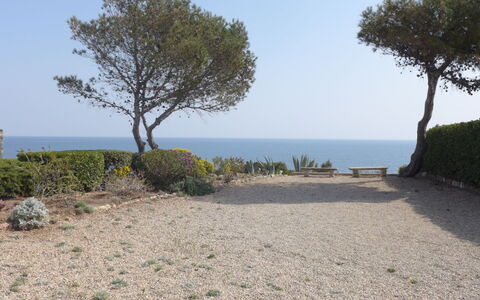 Les Maures de L'Esterel: Gebäude, Pflanze, Eigentum, Fenster, Grundstueck, Urban Design, Landschaft, Nachbarschaft, Gras, Freizeit