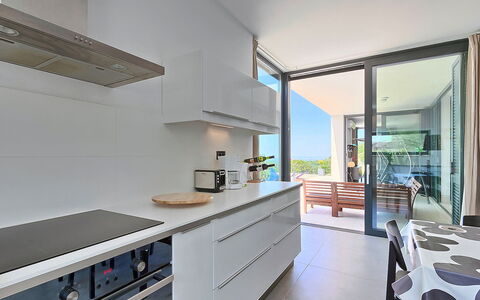 Anna: Eigentum, Zimmer, Gebäude, Interior Design, Countertop, Möbel, Haus, Küche, Die Architektur, Grundeigentum