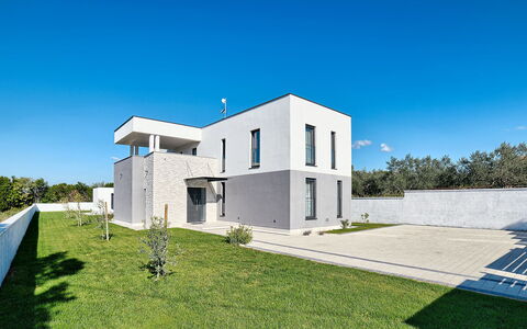Lungera: Haus, Eigentum, Zuhause, Die Architektur, Gebäude, Wohngebiet, Grundeigentum, Grundstueck, Fassade, Villa