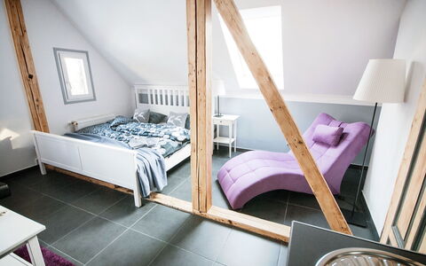 Szczawno Zdroj 100: Gebäude, Möbel, Komfort, Bettrahmen, Textil, Holz, Kissen, Interior Design, Flooring, Fussboden