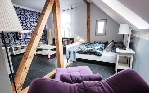 Szczawno Zdroj 100: Möbel, Eigentum, Komfort, Bilderrahmen, Kissen, Holz, Bettrahmen, Gebäude, Couch, Interior Design