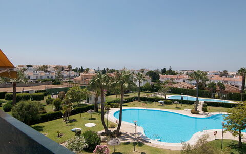 Lorcrisur: Schwimmbad, Eigentum, Resort, Grundeigentum, Urlaub, Wohngebiet, Gebäude, Haus, Zuhause, Sommer