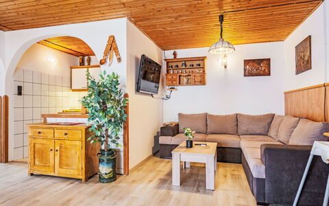 Sunny: Möbel, Holz, Interior Design, Zuhause, Flooring, Zimmer, Fussboden, Decke, Couch, Wohnzimmer