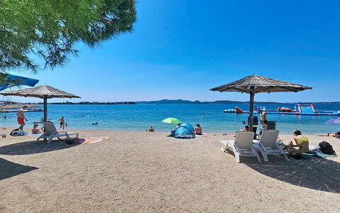 Zadar Bibinje 208: Küsten Und Ozeanische Forms, Meer, Küste, Strand, Ufer, Gartenmöbel, Ozean, Freizeit, Resort, Urlaub