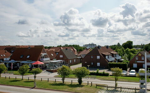 Fischerstube: Wolke, Himmel, Pflanze, Gebäude, Eigentum, Fenster, Baum, Haus, Grundstueck, Asphalt