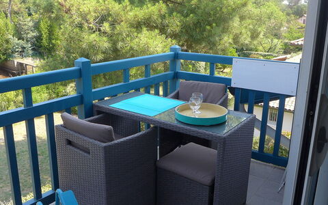 Capbreton 450: Eigentum, Möbel, Pflanze, Tabelle, Schatten, Gartenmöbel, Baum, Couch, Gebäude, Interior Design