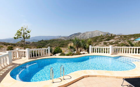 Capi: Schwimmbad, Eigentum, Urlaub, Grundeigentum, Azurblau, Haus, Gebäude, Resort, Estate, Zuhause