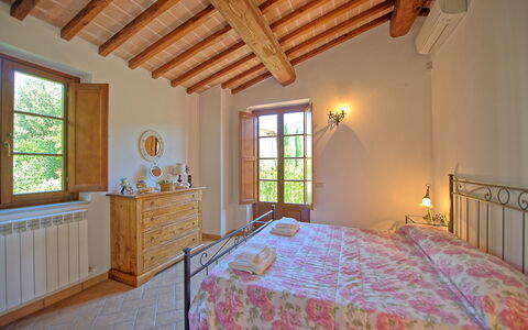 Casa Maria Luisa: Schlafzimmer, Bett, Eigentum, Zimmer, Möbel, Bettrahmen, Bettdecke, Decke, Gebäude, Haus