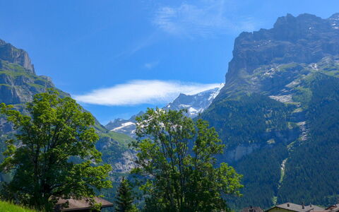 Chalet Albi: Wolke, Himmel, Berg, Pflanze, Daytime, Pflanzengemeinschaft, Ökoregion, Natürliche Landschaft, Azurblau, Natürlichen Umgebung