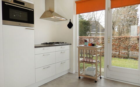 Noordwijk 450: Eigentum, Cabinetry, Gebäude, Regale, Interior Design, Holz, Haus, Fenster, Fussboden, Haushaltsgerät