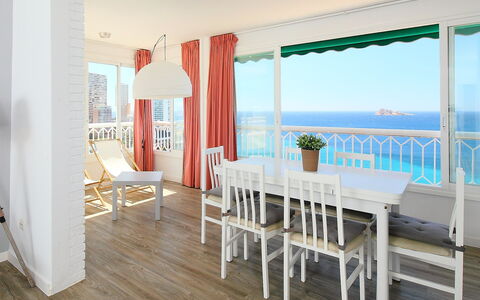 Benidorm 926: Zimmer, Eigentum, Möbel, Fussboden, Gebäude, Interior Design, Haus, Tabelle, Grundeigentum, Esszimmer