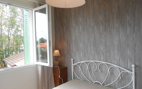 Maison les Oies: Eigentum, Licht, Holz, Beleuchtung, Textil, Interior Design, Komfort, Schatten, Gebäude