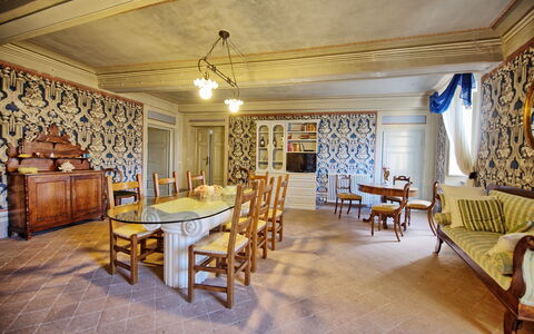 Il Gualdo: Zimmer, Eigentum, Gebäude, Möbel, Interior Design, Grundeigentum, Decke, Haus, Estate, Fussboden