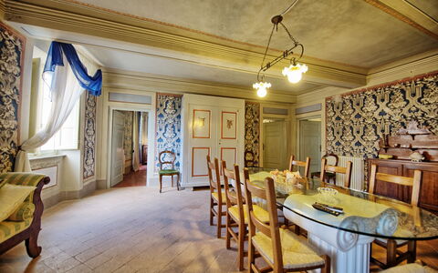 Il Gualdo: Zimmer, Eigentum, Interior Design, Gebäude, Decke, Möbel, Gelb, Estate, Grundeigentum, Esszimmer