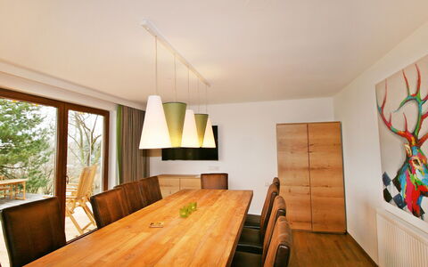 Happy: Eigentum, Tabelle, Möbel, Couch, Holz, Interior Design, Flooring, Wohnzimmer, Fussboden, Fenster