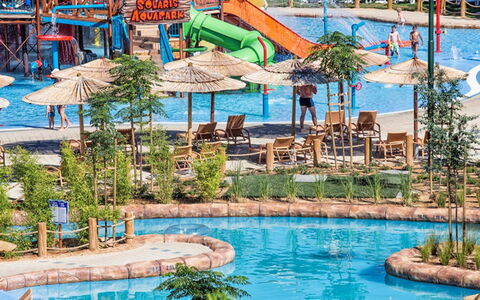 Zaton (Šibenik) 102: Wasser, Pflanze, Eigentum, Blau, Schwimmbad, Azurblau, Natur, Aqua, Freizeit, Schatten