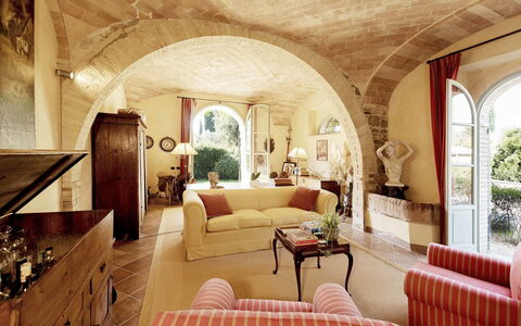 Villa Lorian: Zimmer, Eigentum, Interior Design, Gebäude, Decke, Wohnzimmer, Möbel, Die Architektur, Bogen, Haus