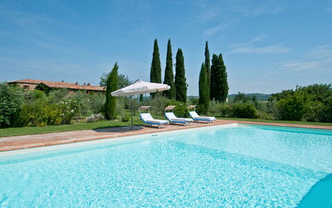 Villa Lorian: Schwimmbad, Eigentum, Grundeigentum, Haus, Villa, Gebäude, Estate, Urlaub, Freizeit, Resort