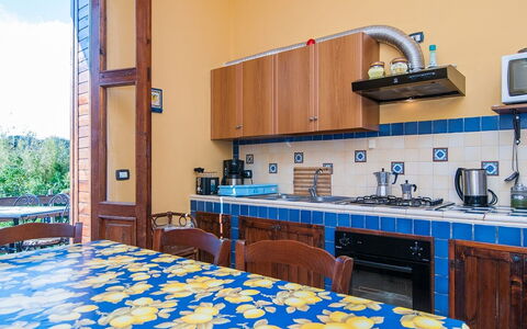 Vista Mare Noto: Zimmer, Eigentum, Küche, Möbel, Gebäude, Countertop, Haus, Cabinetry, Fussboden, Grundeigentum