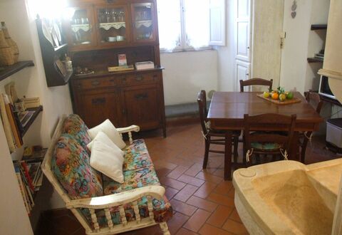 Appartamento Le Volte: Zimmer, Eigentum, Möbel, Fussboden, Wohnzimmer, Haus, Interior Design, Tabelle, Gebäude, Hartholz