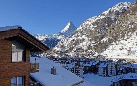La Prairie: Himmel, Berg, Schnee, Fenster, Gebäude, Steigung, Einfrieren, Haus, Bergforms, Landschaft