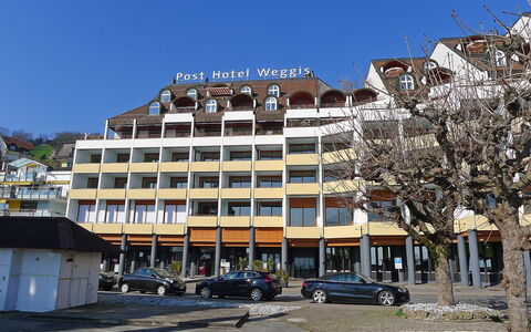Apartment 10: Himmel, Gebäude, Rad, Auto, Urban Design, Eigentumswohnung, Nachbarschaft, Öffentlicher Raum, Wohngebiet