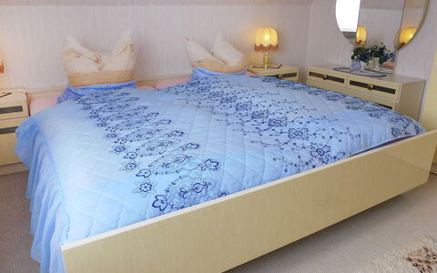 Büscher: Möbel, Dekoration, Azurblau, Komfort, Textil, Interior Design, Holz, Bettrahmen, Flooring, Bett