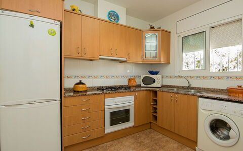 Juan: Zimmer, Eigentum, Major Appliance, Küche, Möbel, Cabinetry, Gebäude, Interior Design, Haus, Haushaltsgerät
