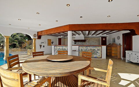 St Anthony: Eigentum, Zimmer, Gebäude, Möbel, Haus, Tabelle, Interior Design, Zuhause, Decke, Esszimmer