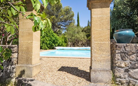 Kerkor: Steinwand, Schatten, Garten, Flagstone, Landscaping