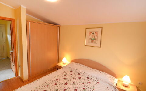 Lidija: Eigentum, Licht, Komfort, Holz, Beleuchtung, Orange, Interior Design, Fussboden
