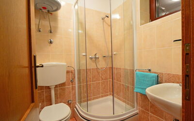 Bilice 150.10: Braun, Armatur, Duschkopf, Eigentum, Zapfhahn, Badewanne, Badezimmer, Lila, Dusche