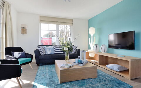 Noordwijk 810: Möbel, Eigentum, Couch, Grün, Fenster, Azurblau, Komfort, Interior Design, Holz, Tabelle