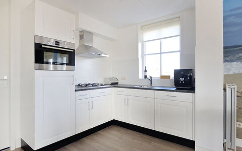 Noordwijk 810: Cabinetry, Countertop, Eigentum, Möbel, Zapfhahn, Sinken, Küche, Fenster, Holz, Spüle