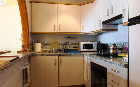 Benitachell 829: Cabinetry, Countertop, Eigentum, Herd, Küchengerät, Gasherd, Cooktop, Haushaltsgerät, Küche, Herd
