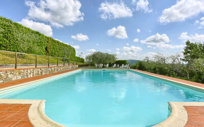 Barberino Valdelsa 155: Wasser, Wolke, Himmel, Wasservorräte, Daytime, Schwimmbad, Grün, Natur, Azurblau, Baum