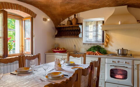 Villa La Fragola: Zimmer, Eigentum, Countertop, Küche, Möbel, Gebäude, Haus, Interior Design, Zuhause, Cabinetry